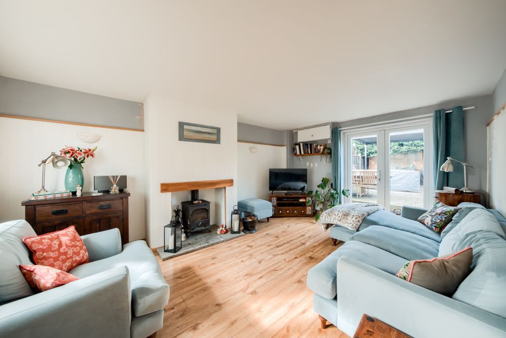 Property photo 2 of 17 Xh2A7839-Hdr(3) (1)
