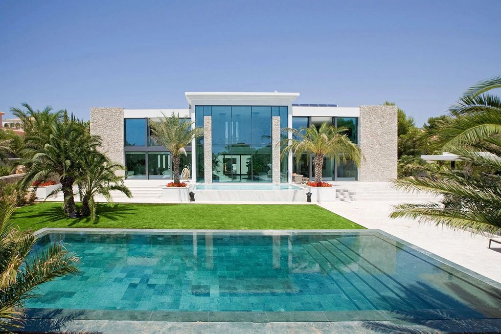 Property photo 1 of 20