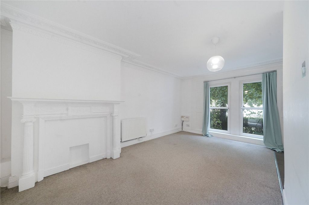 Property photo 2 of 16 Picture No. 18
