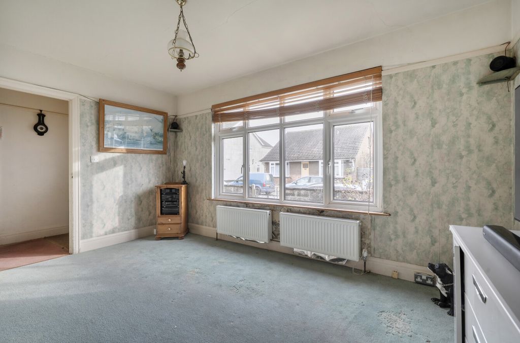 Property photo 2 of 13 1415588-7-6994d25...