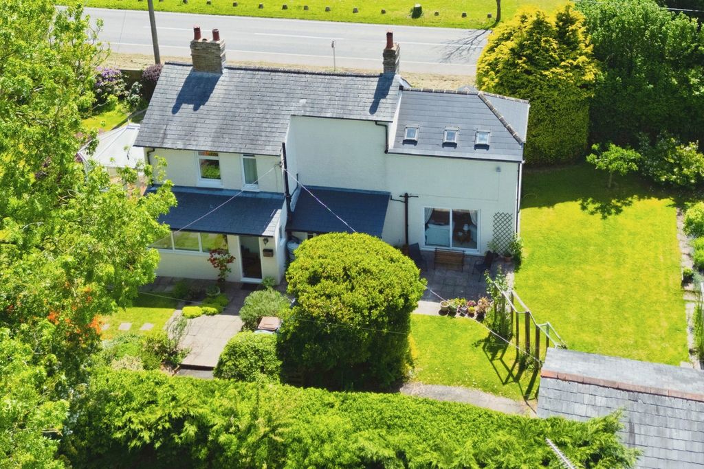 Property photo 2 of 42