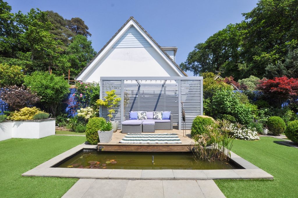 Property photo 2 of 30