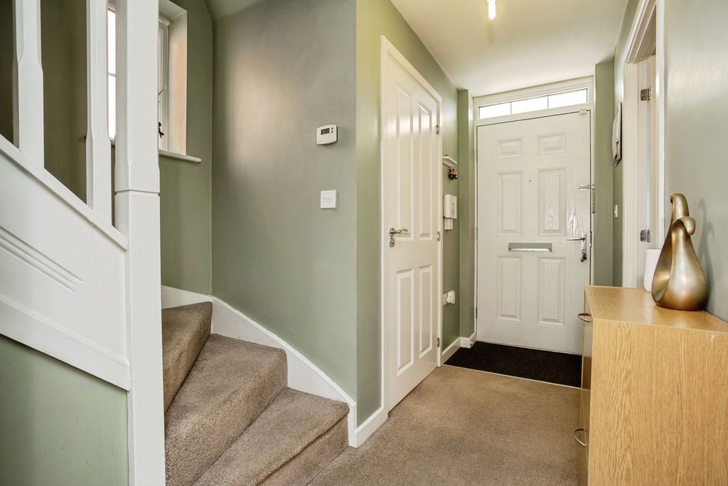 Property photo 2 of 17 Hallway