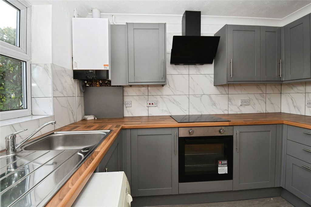 Property photo 2 of 11 Picture No. 12