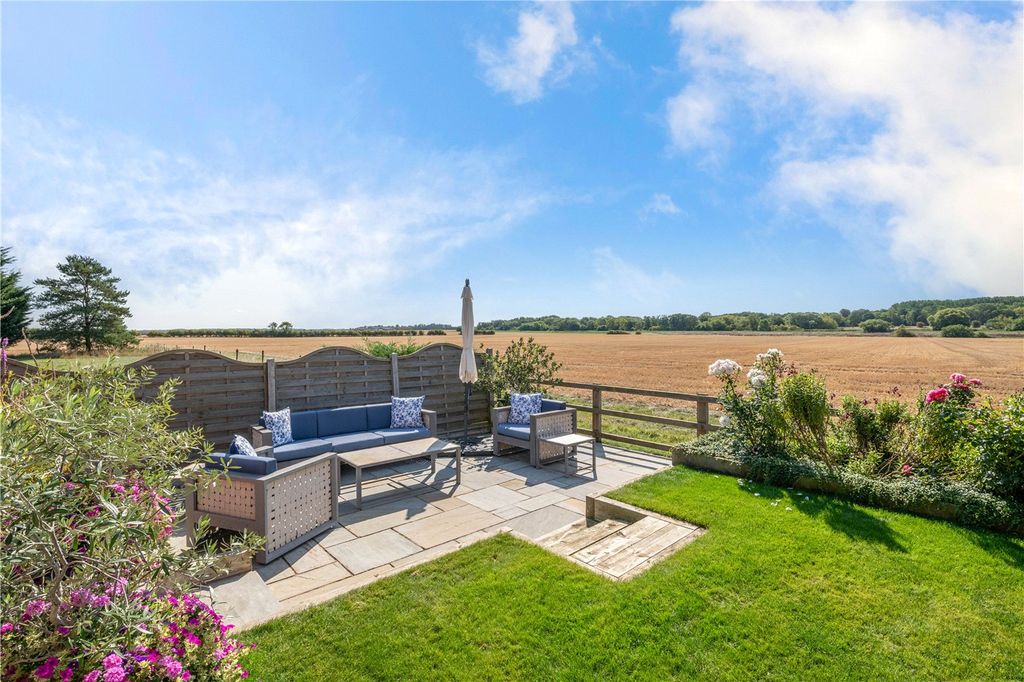 Property photo 2 of 22 Picture No. 06