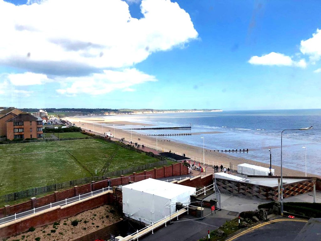 Property photo 1 of 38 1 Bedroom Ground Floor Flat (F2) With Spectacular Coastal Views. 6 Gladstone Terrace, Immdeiately Available.