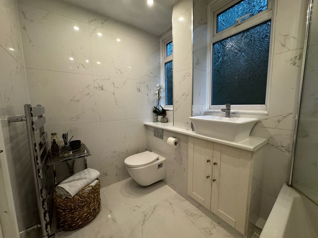 Additional image 7 of 2 bed flat for saleTruss Hill Road, Ascot SL5