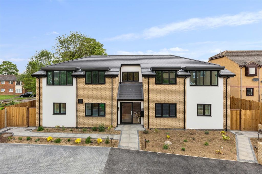 Property photo 1 of 16 Front Aspect Elm House