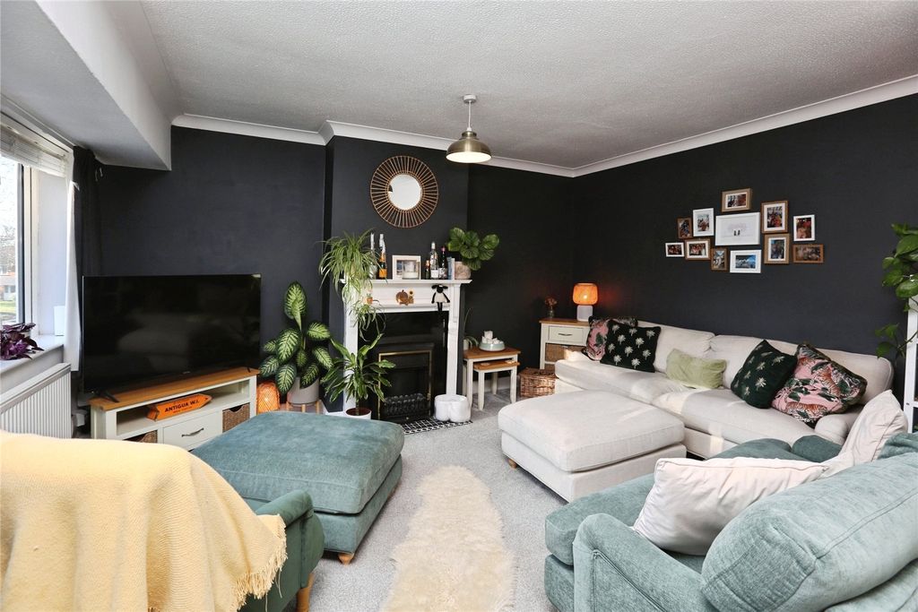 Property photo 2 of 15 Picture No. 17