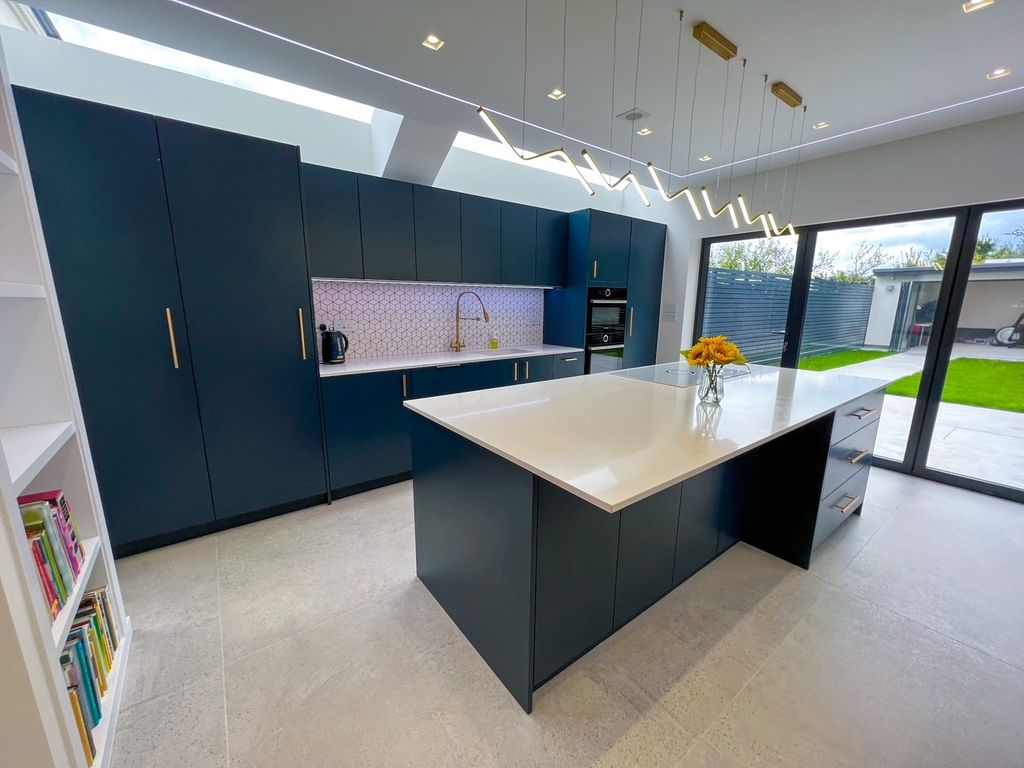 Property photo 3 of 44