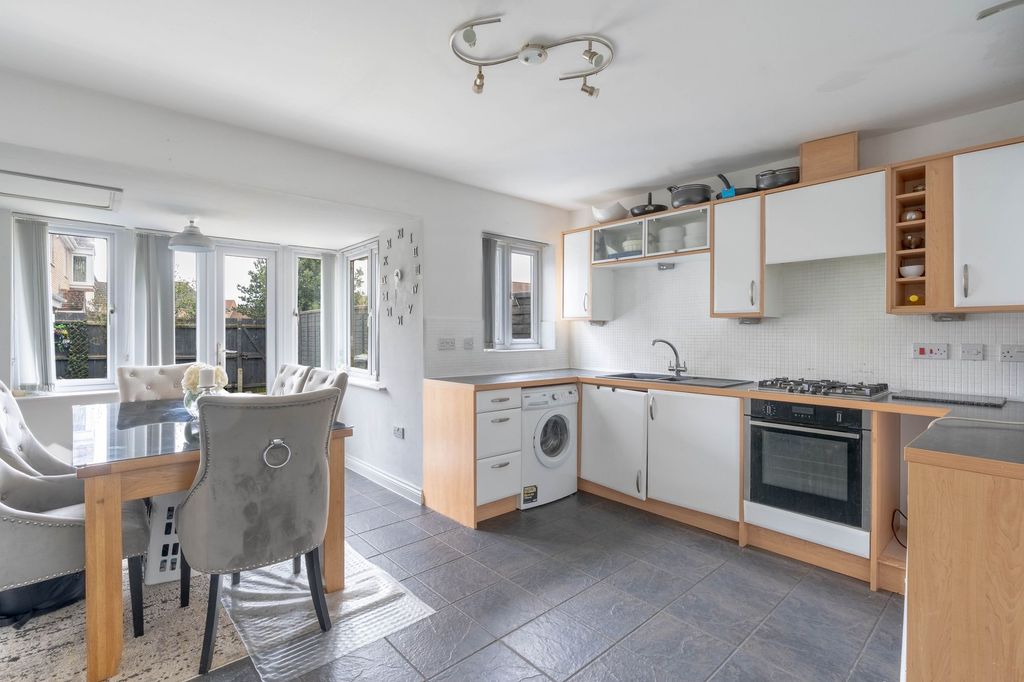 Property photo 3 of 16