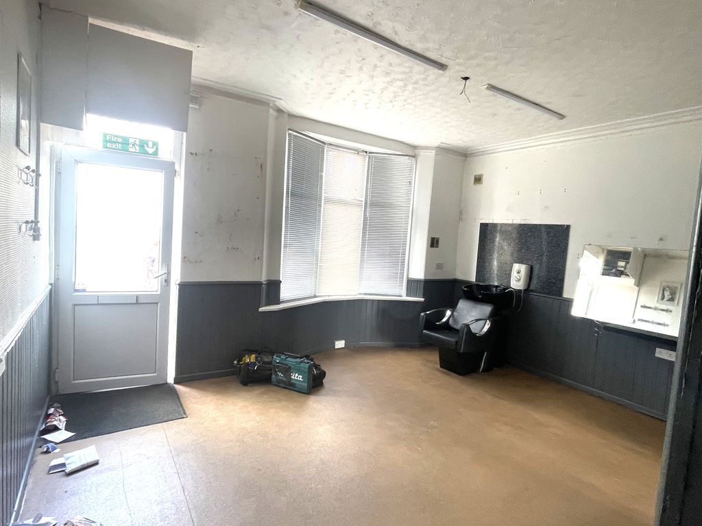 Property photo 1 of 14 Mixed Commercial West Bromwich , Dual-Use Property | Proven 2-Bed Residential Tenant | Commercial + Residential Income Potential | Flexible Investment Pathways