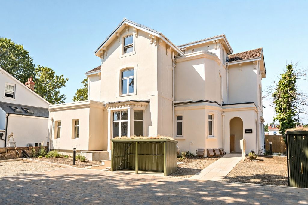 Property photo 1 of 12 Picture No. 63