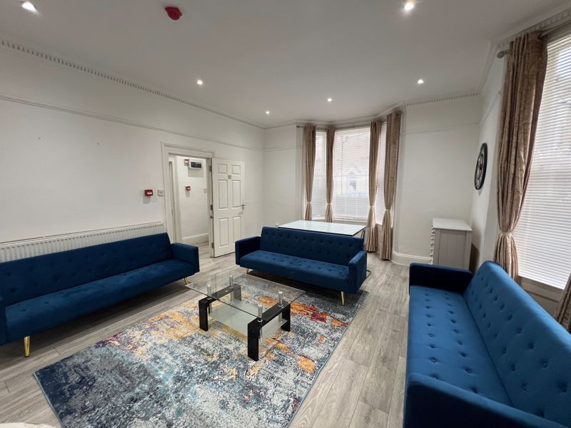 Property photo 1 of 35 Photo 3