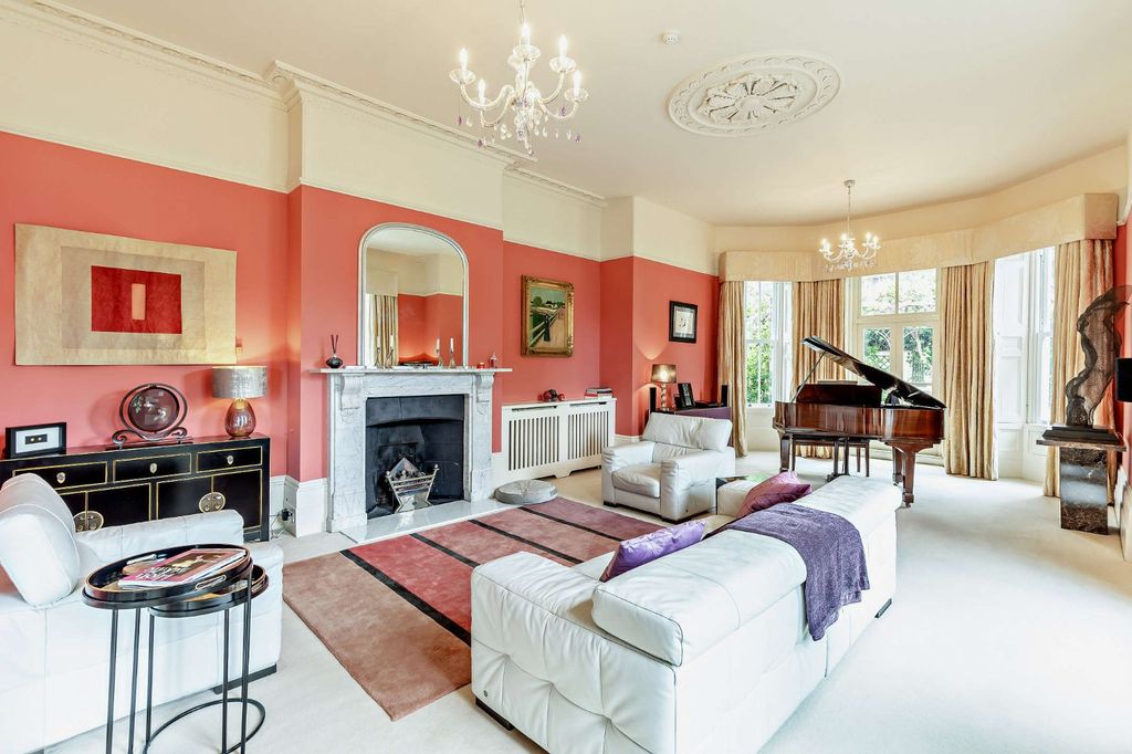 Property photo 2 of 27 Sitting Room