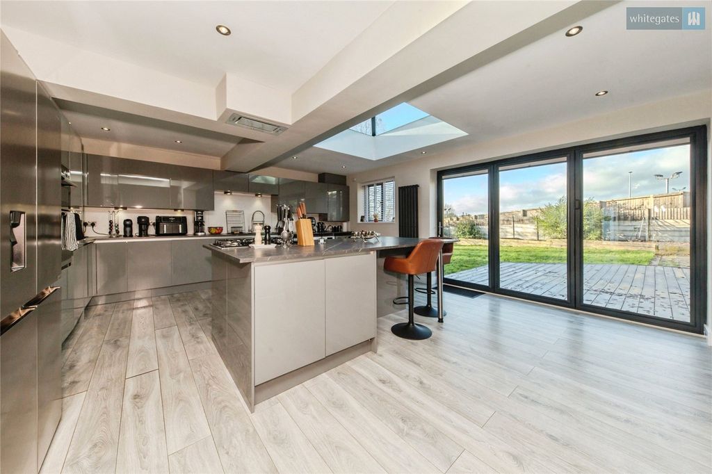 Property photo 3 of 26 Picture No. 05