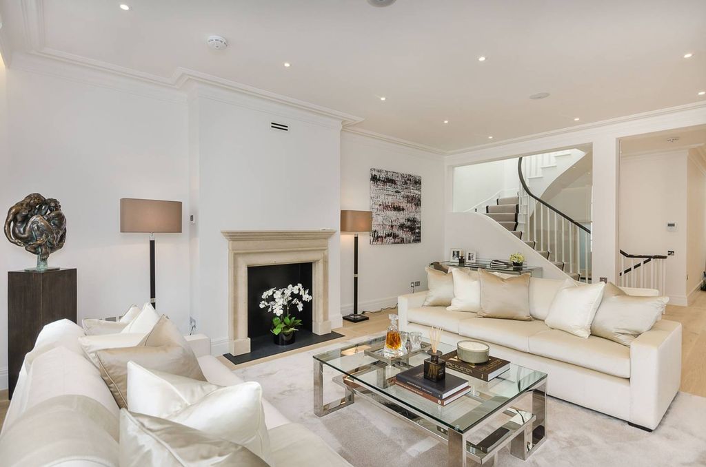 Property photo 3 of 40