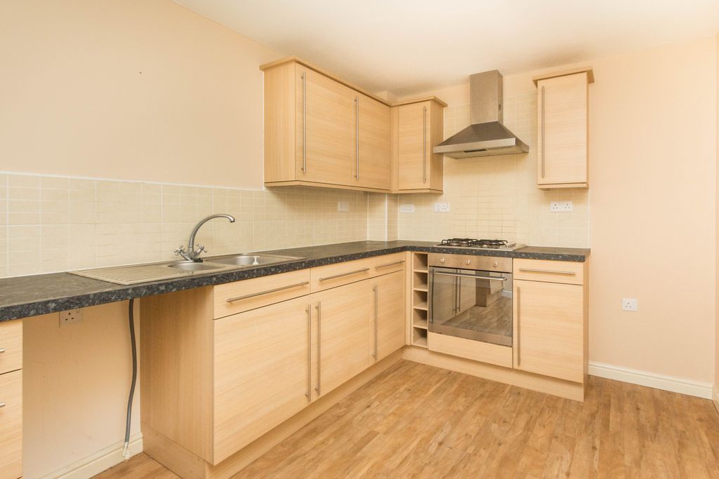 Property photo 2 of 8 Kitchen