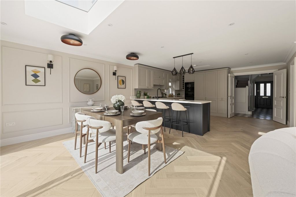 Property photo 3 of 23 Dining/Kitchen