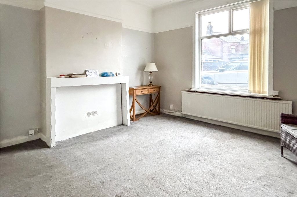 Property photo 3 of 17 Picture No. 16