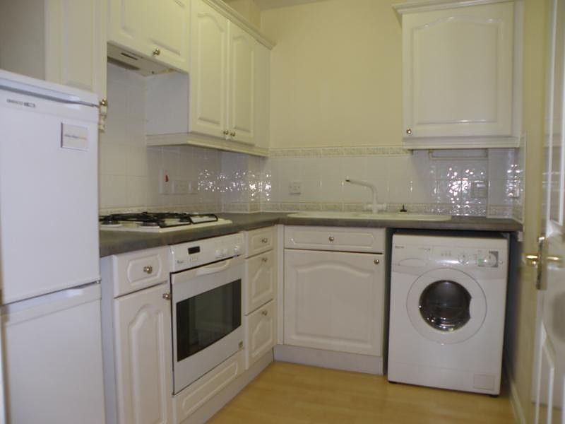 Property photo 3 of 6 Kitchen