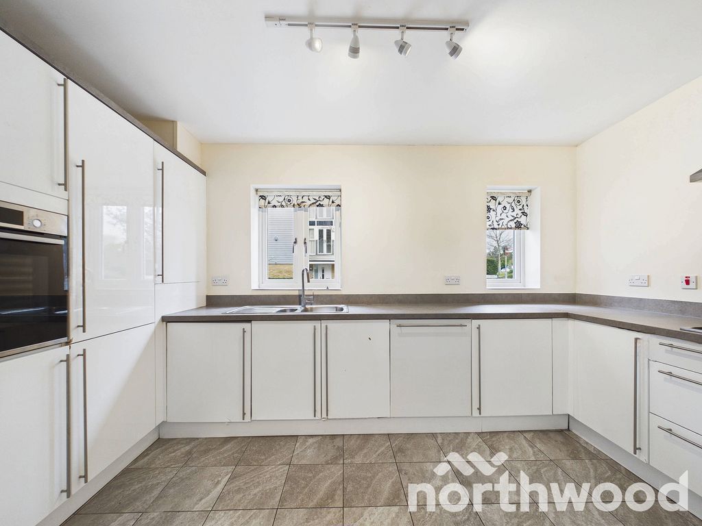 Property photo 3 of 34