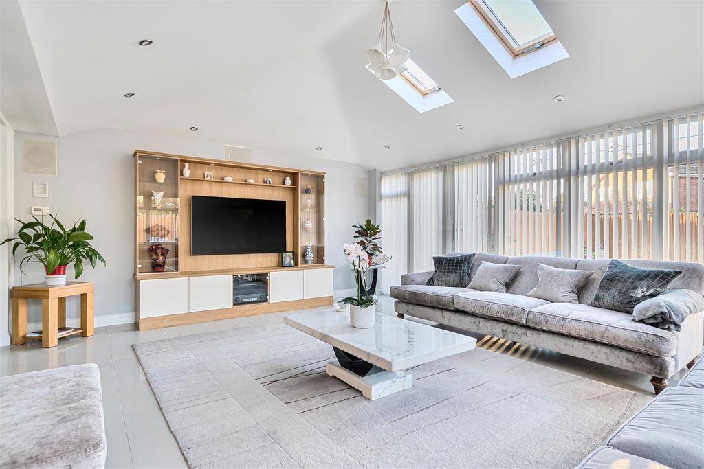 Property photo 2 of 22 1381924-17-691B58d092A34.Jpg