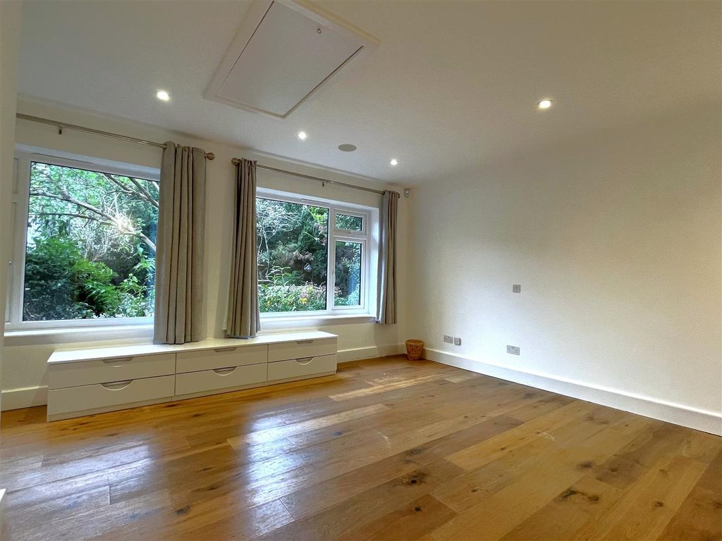 Additional image 7 of 5 bed detached house for saleStation Road, Lingfield RH7