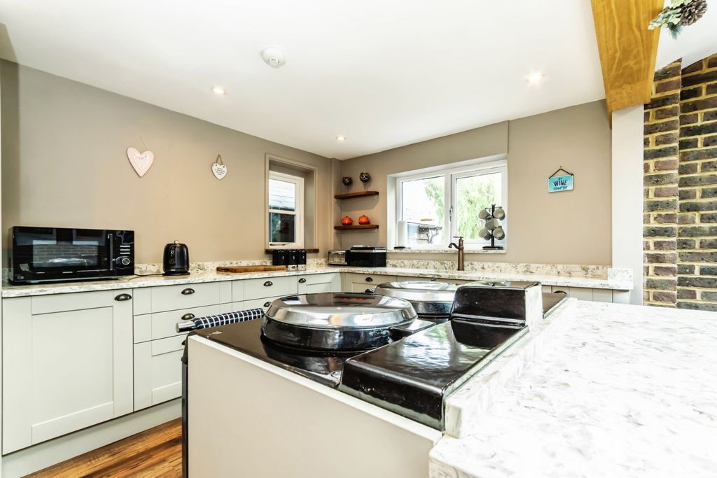 Property photo 3 of 20 Photo #3