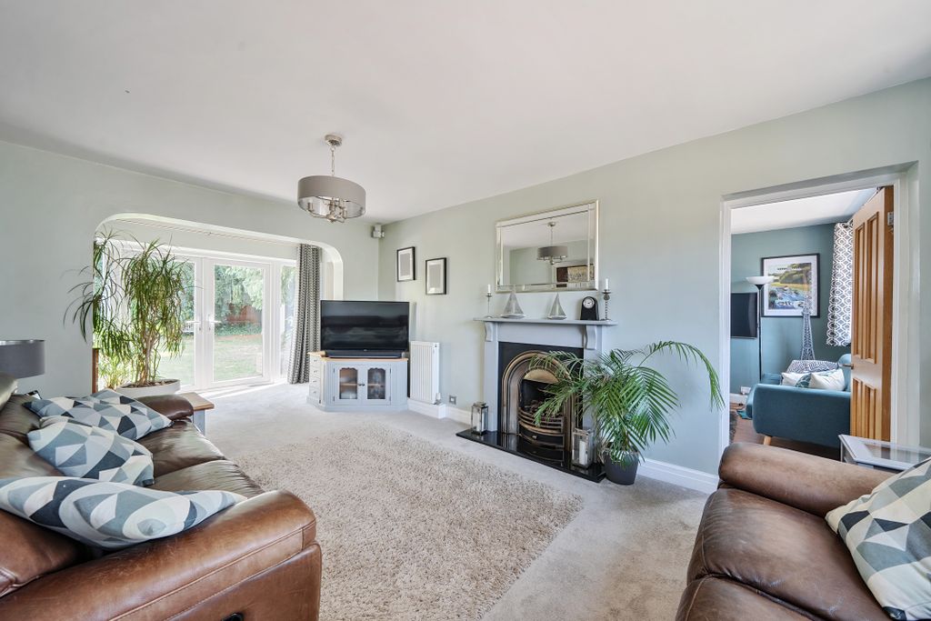 Property photo 2 of 21