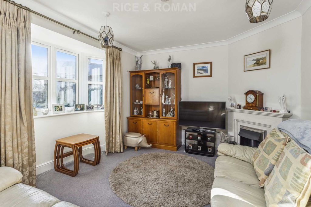 Property photo 3 of 23