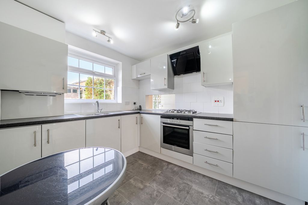 Property photo 2 of 23 1393202-19-69400B...