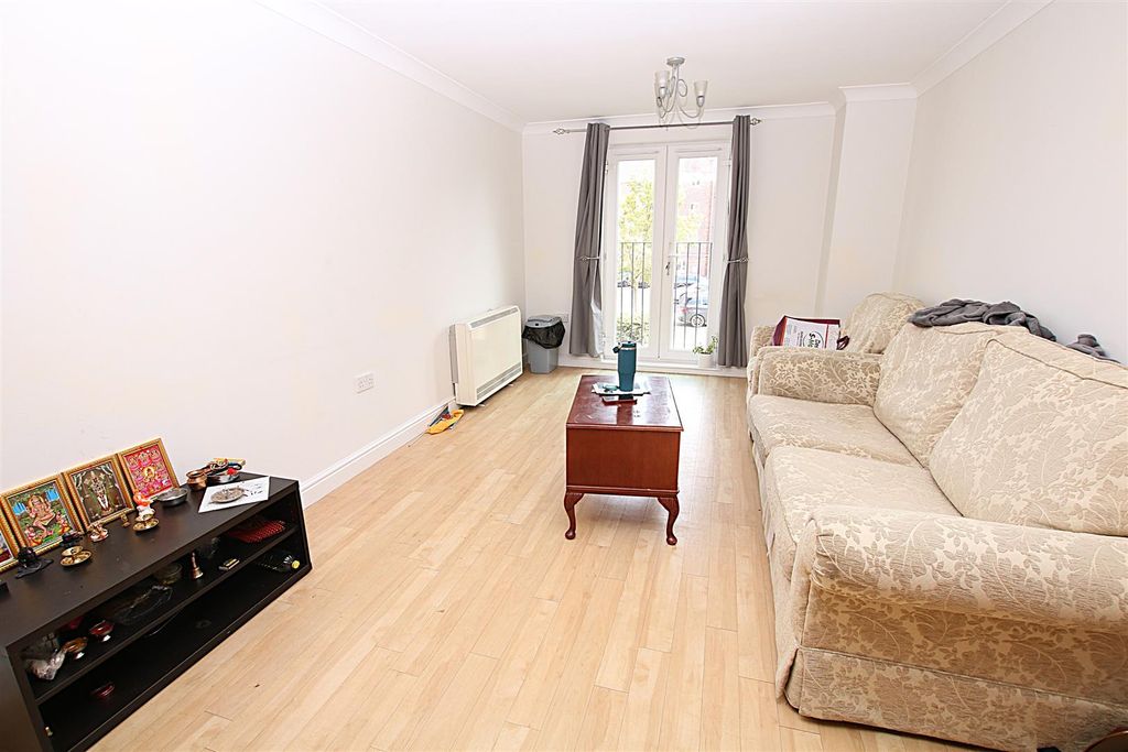 Property photo 3 of 8 Img_1408.Jpg