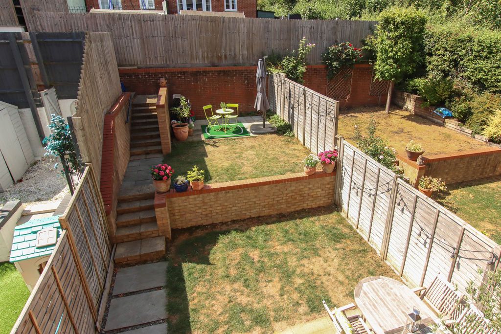Property photo 2 of 20 Photo 30