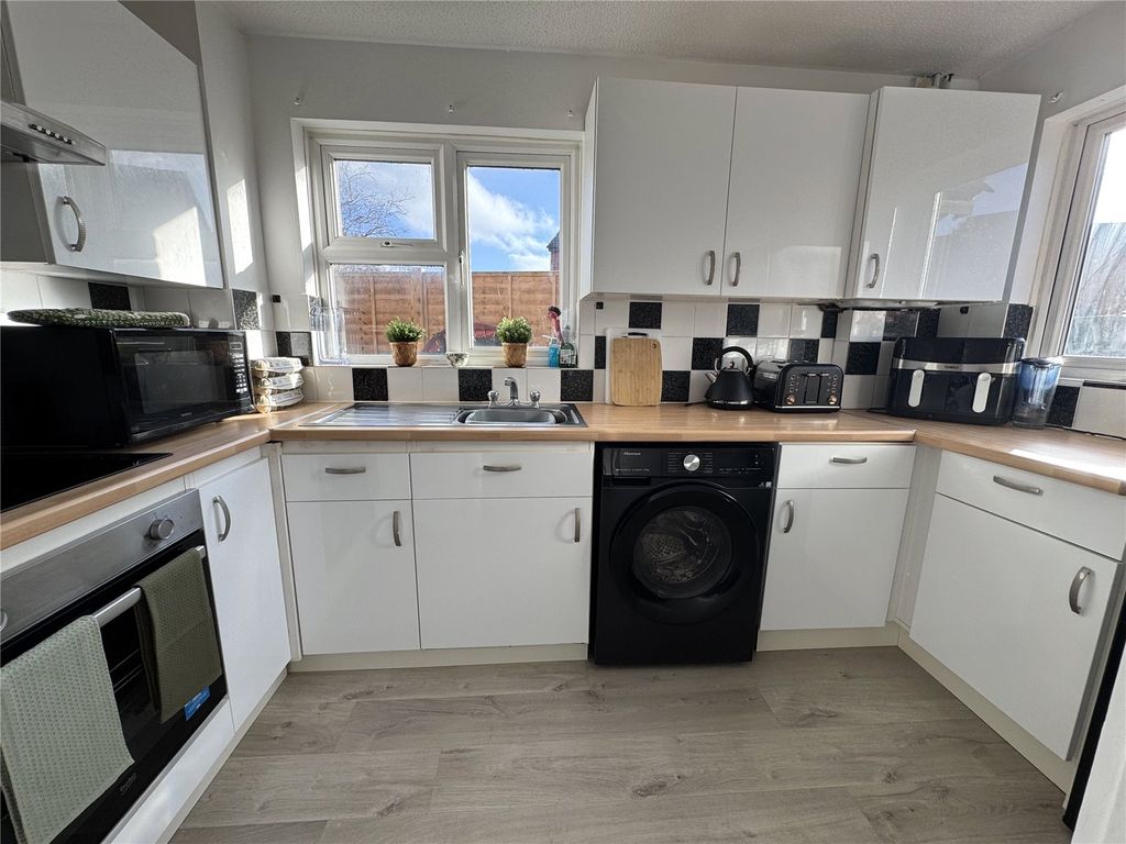 Property photo 3 of 13 Picture No. 12