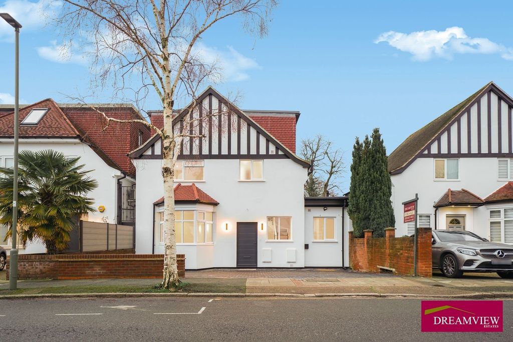 Property photo 1 of 18 5 Bed Detached House For Sale Wentworth Road, Golders Green Nw11 0Rn