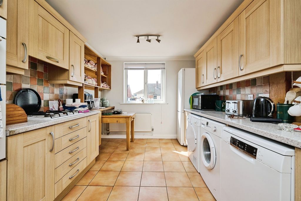 Property photo 2 of 13