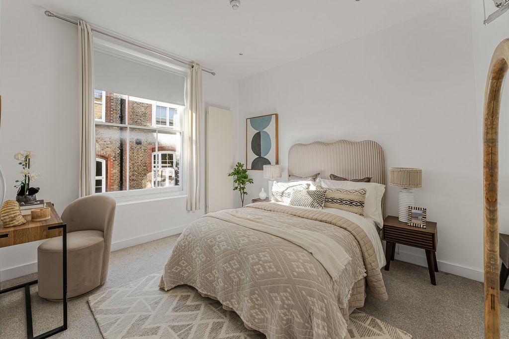 Property photo 3 of 20 Bedroom