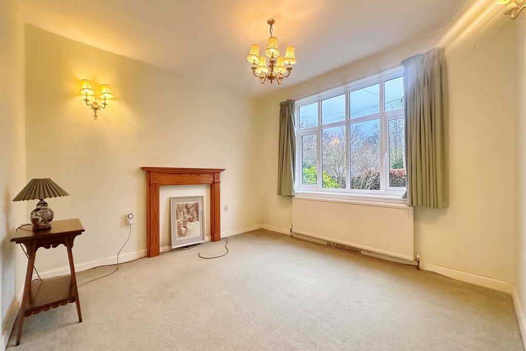 Property photo 2 of 13 Lounge