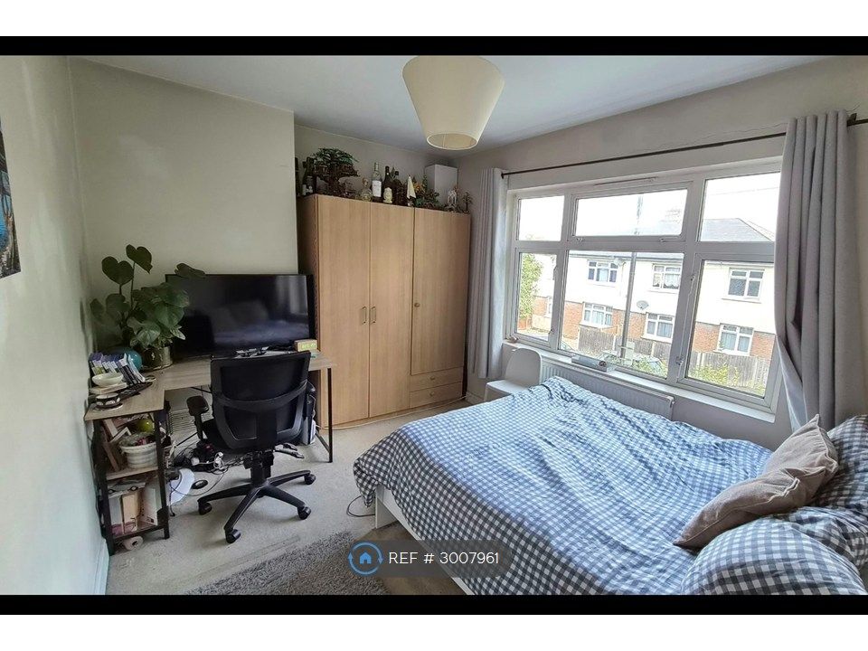Property photo 1 of 5 Room 2