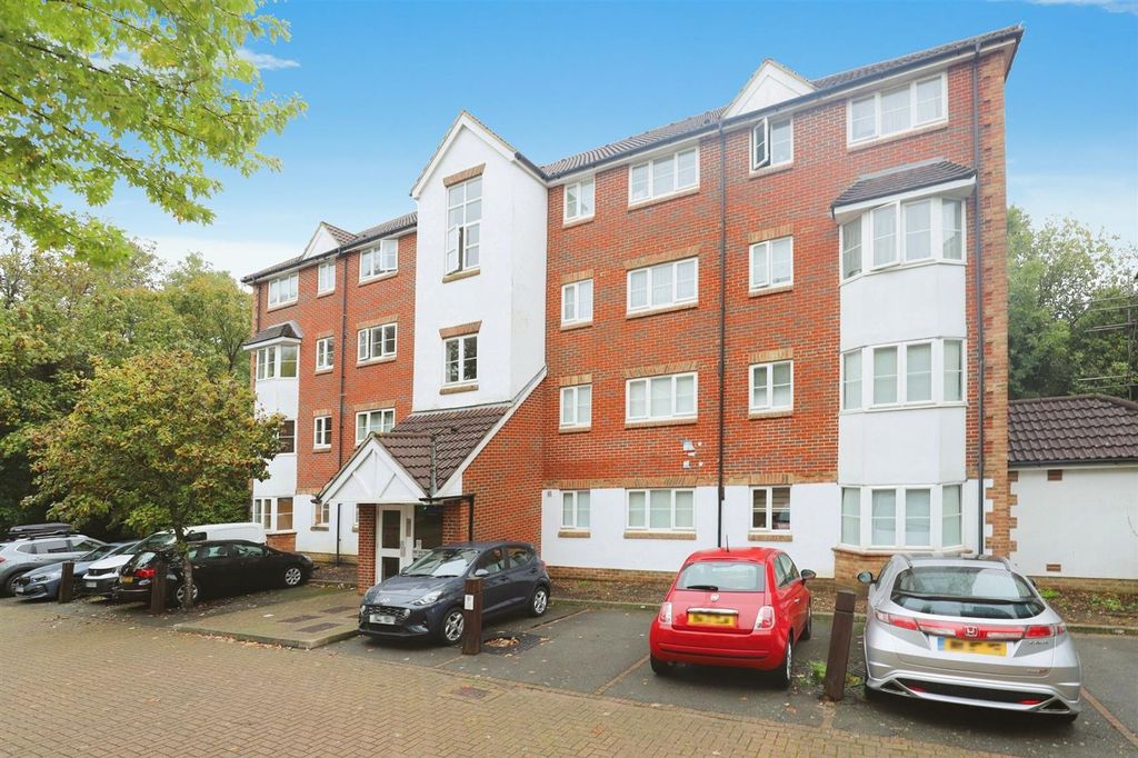 Property photo 1 of 8 Front