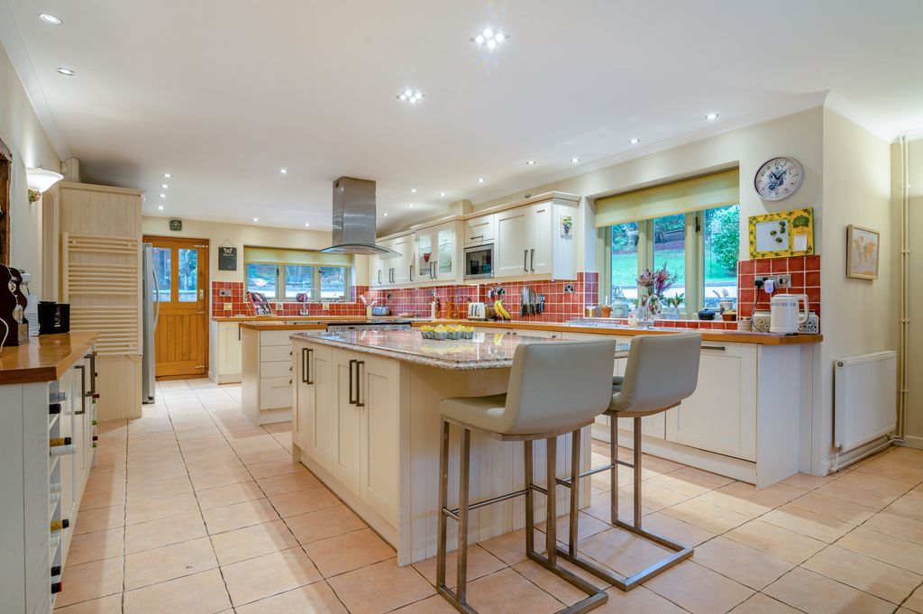 Property photo 2 of 57