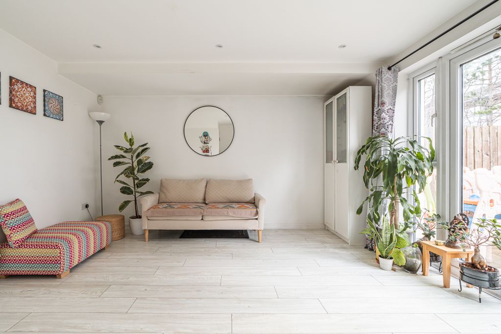 Property photo 3 of 25 Property Image 3