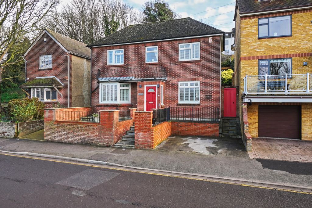 Property photo 2 of 36