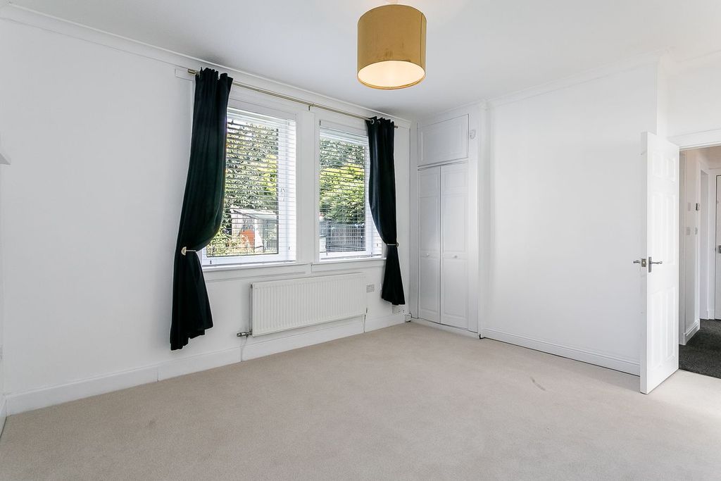 Property photo 3 of 23