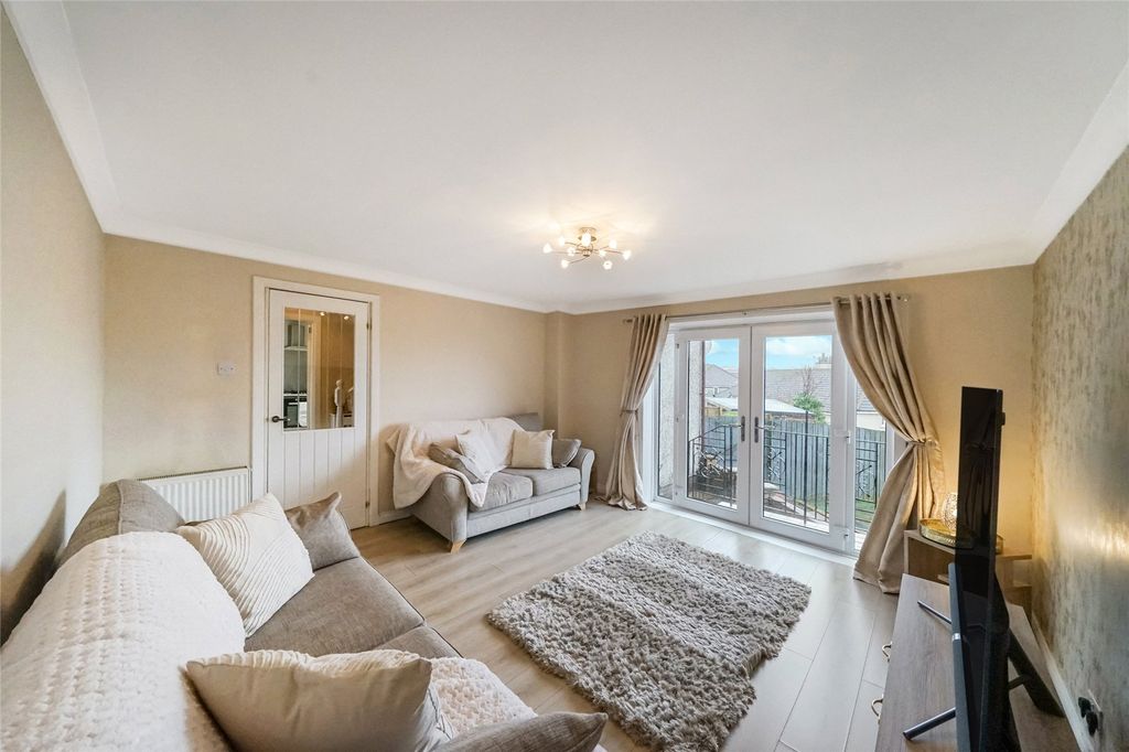 Property photo 2 of 27 Living Room