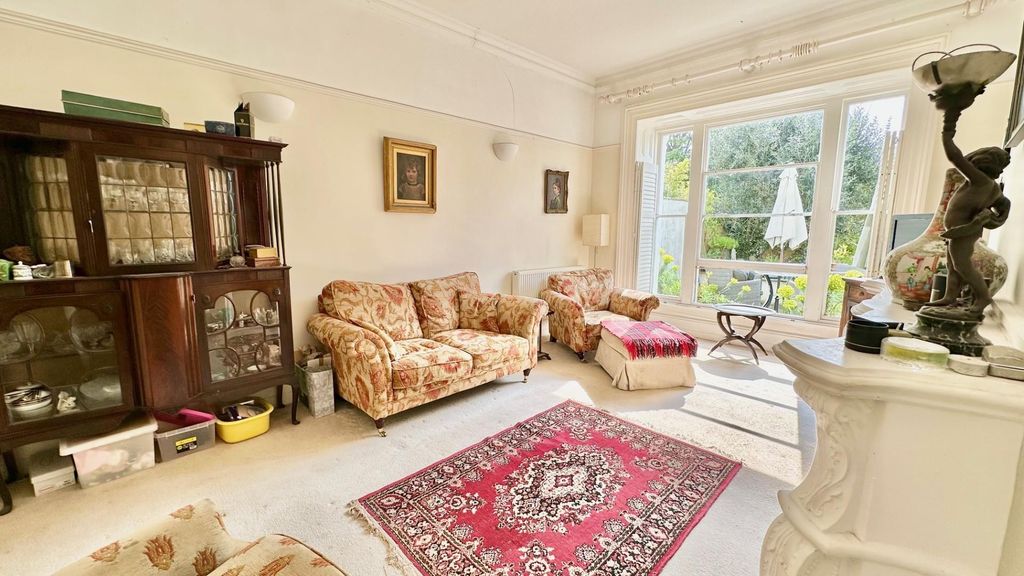 Property photo 2 of 30