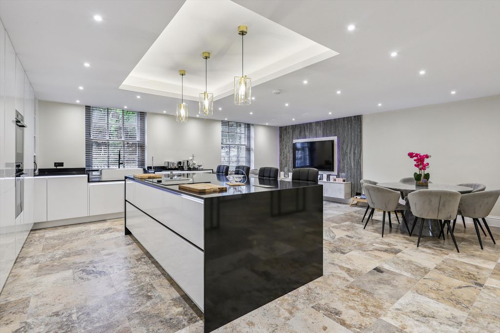 Property photo 1 of 22 Image