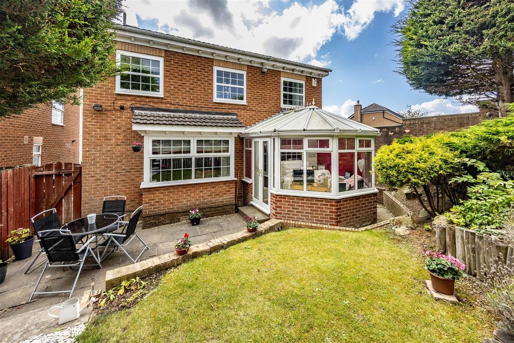 Property photo 3 of 56 1Bhvhudds-110925-6.Jpg