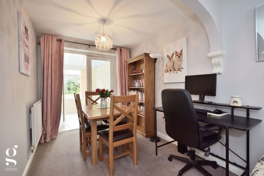 Property photo 3 of 21